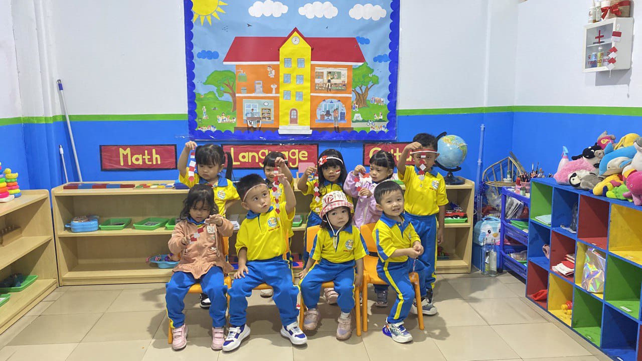 Anak-anak sedang bermain di kelas Playgroup